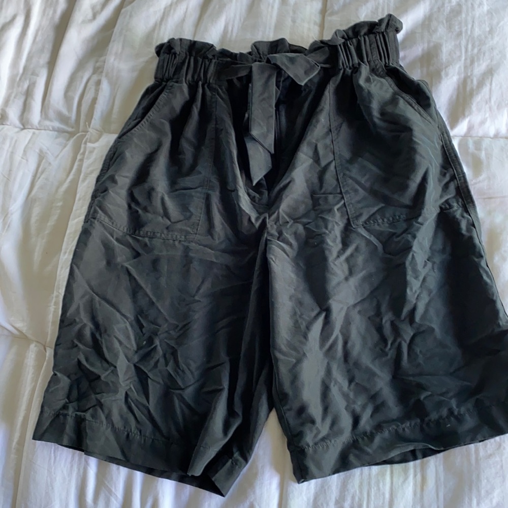 Prologue black Bermuda shorts M
